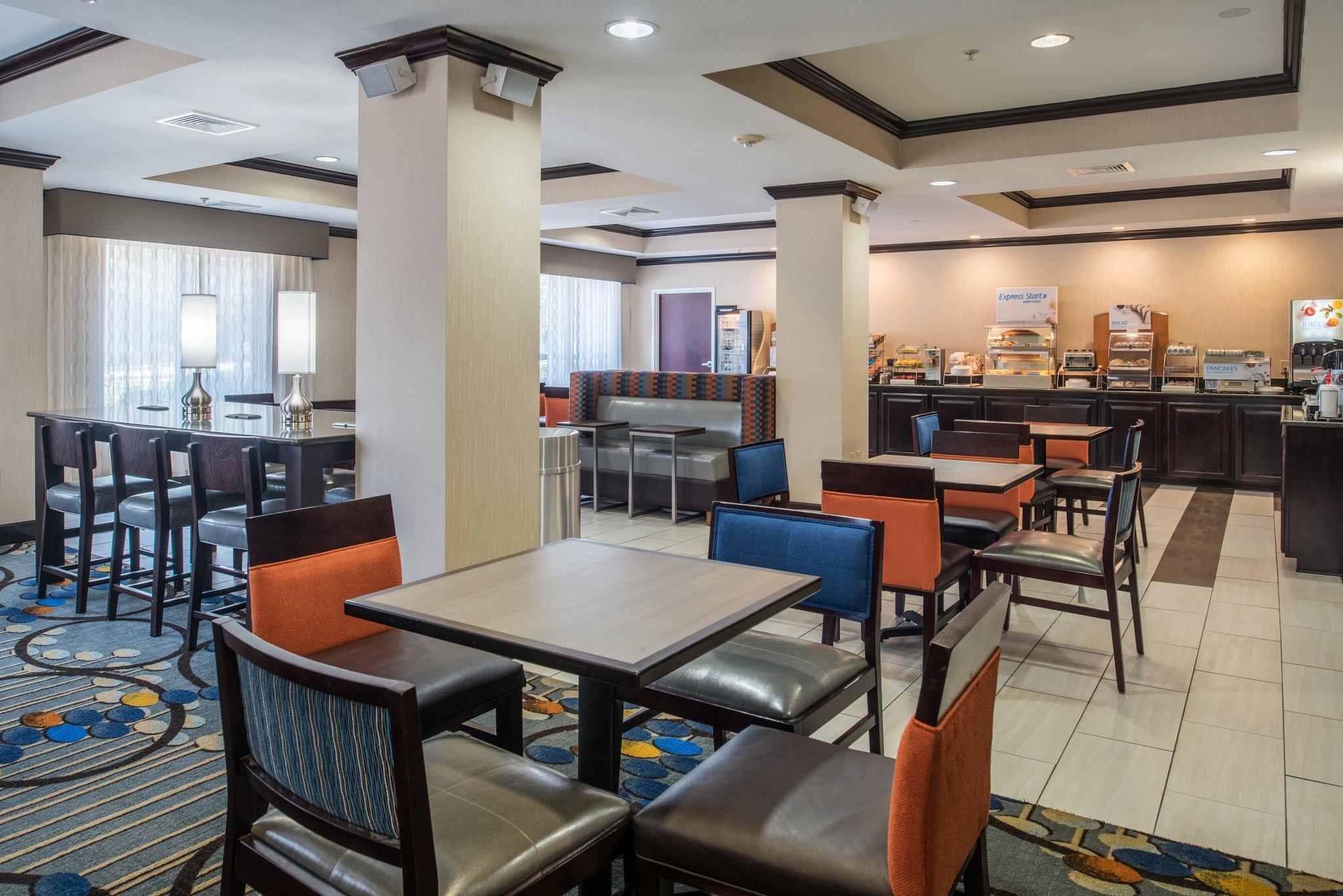 Holiday Inn Express Hotel & Suites West Monroe By Ihg Екстериор снимка